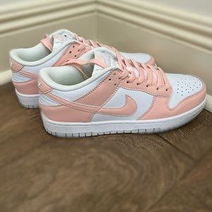 Dunk low (Mens 7/womens 8.5) Pale Coral